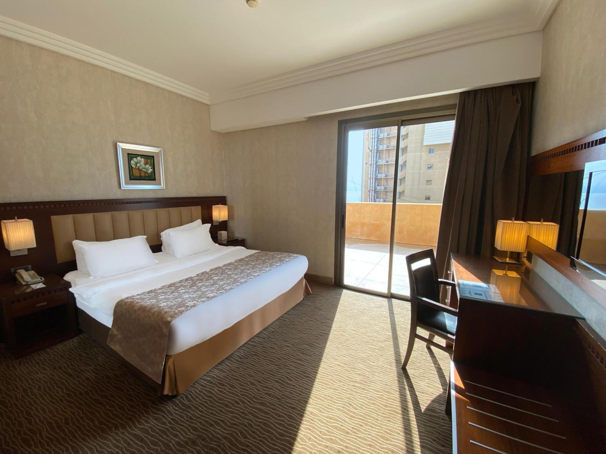 Lancaster Raouche 4* Beirut