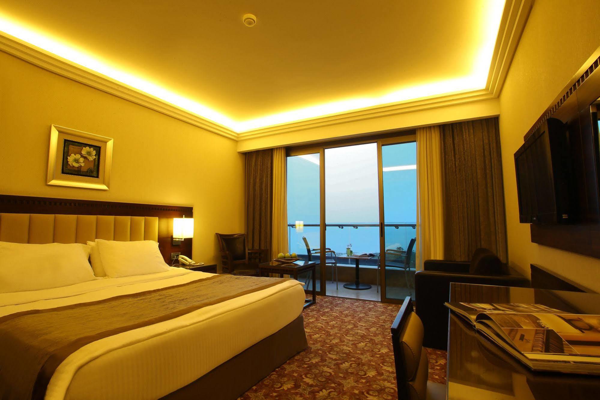 Lancaster Raouche Hotel Beirut