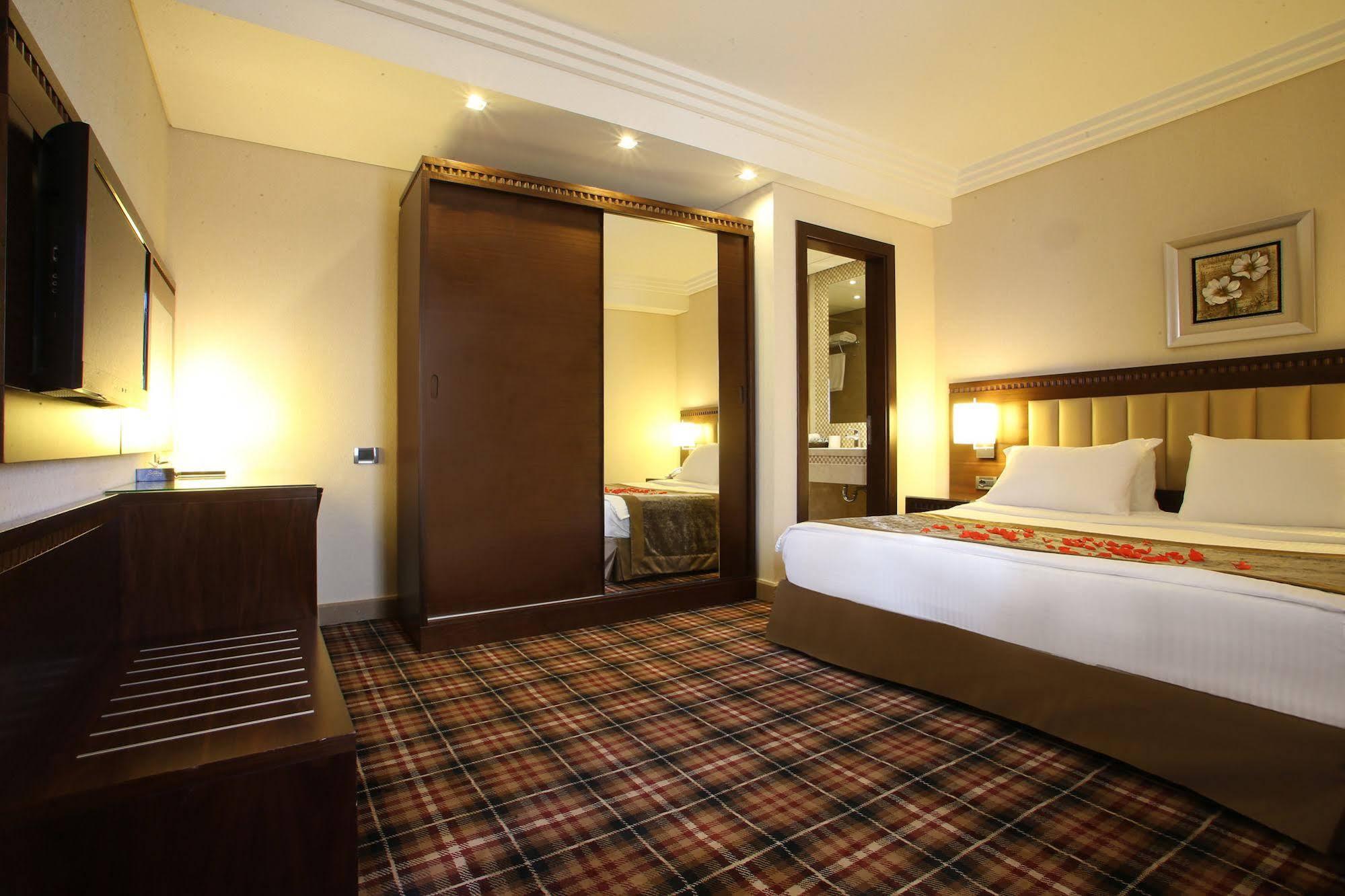 Lancaster Raouche 4*