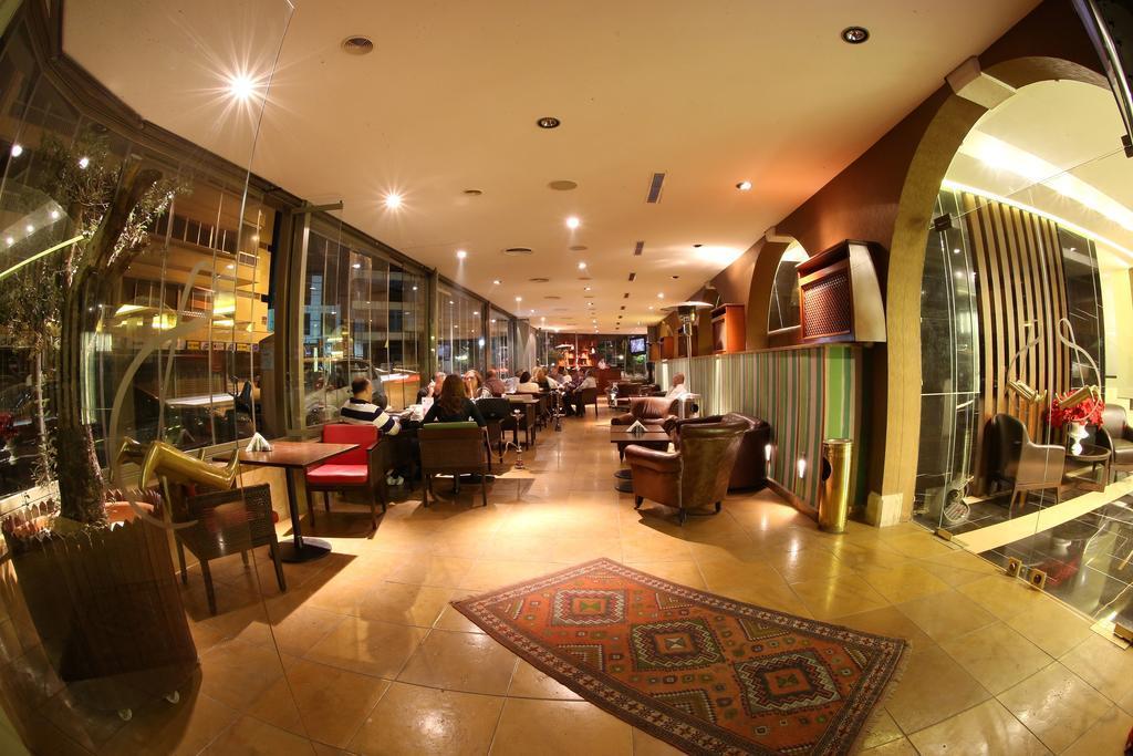Lancaster Raouche 4*