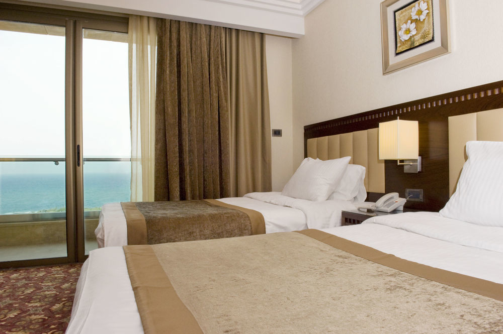 Lancaster Raouche 4* Beirut
