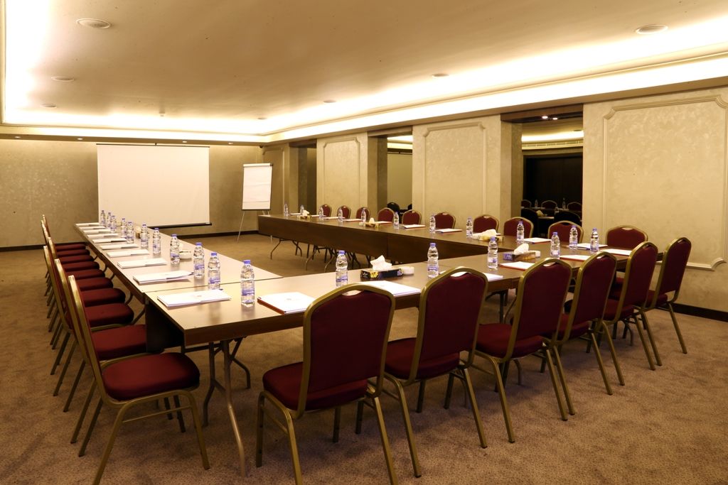 Lancaster Raouche Hotel 4*