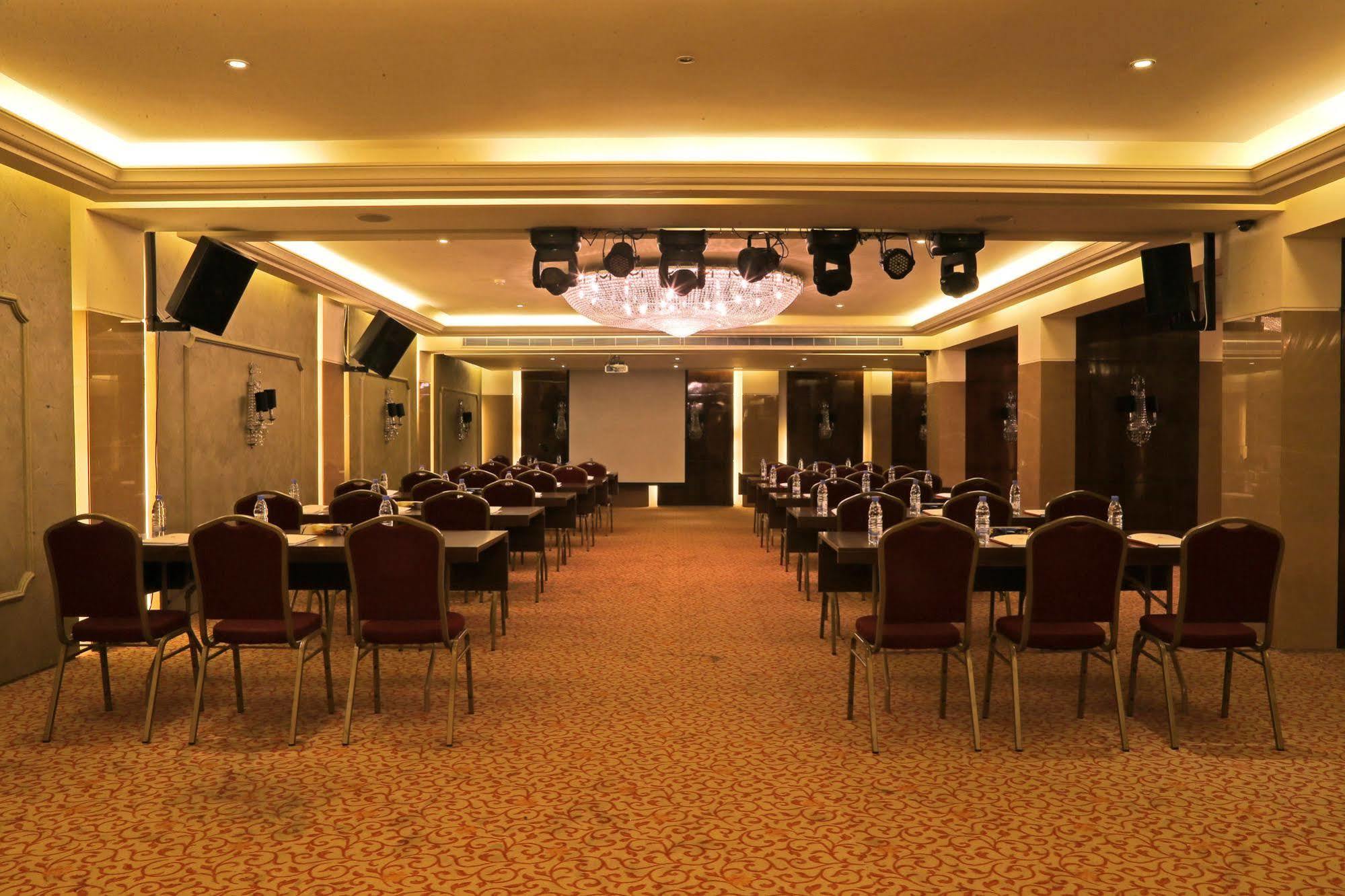 Lancaster Raouche Hotel Beirut